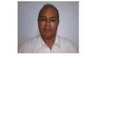 profesor universitario con experiencia de 32 años